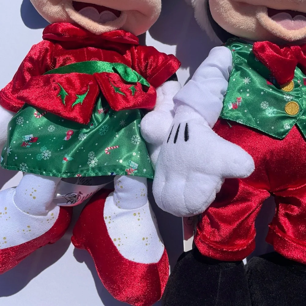 Disney Store 2019 Holiday Plush Set - Picture 6 of 12